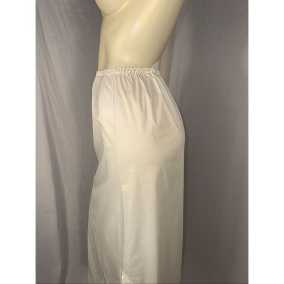 Vintage Vanity Fair White Nylon Half Slip Skirt – Embroidered Hem, Side Slit, Si - Picture 4 of 16